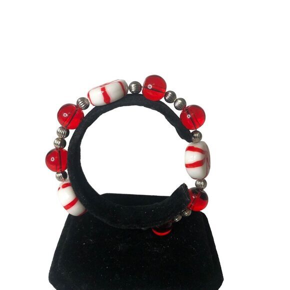 Candy Cane Beaded Stretch Bracelet Red White Festive Holiday Charm Jewelry - Picture 6 of 7